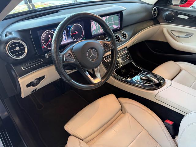 MERCEDES-BENZ E 220 usata, con Cerchi in lega