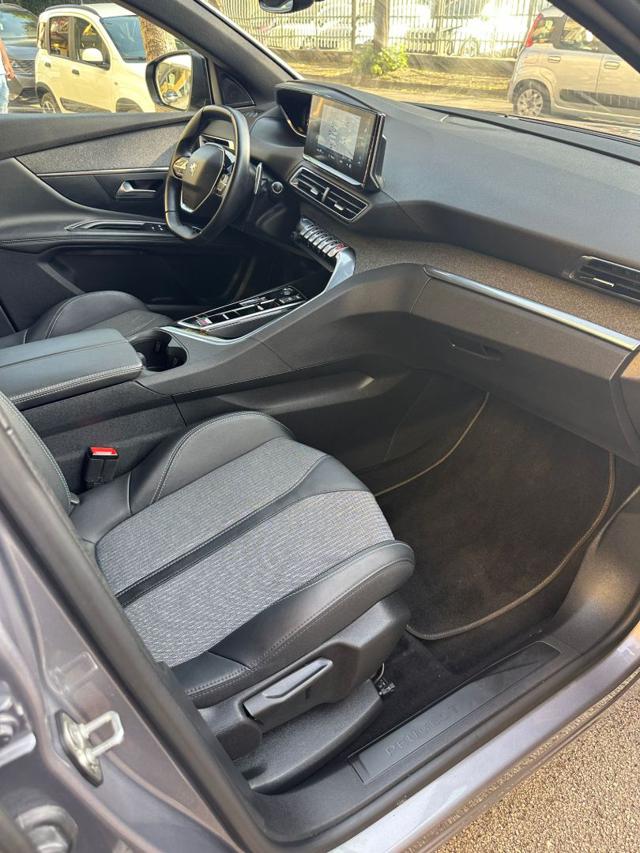 PEUGEOT 3008 usata, con USB