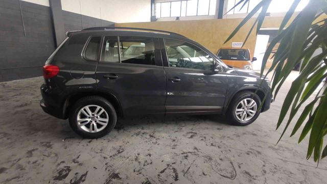 VOLKSWAGEN Tiguan usata, con Autoradio