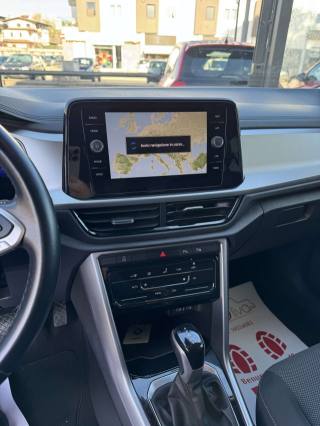 VOLKSWAGEN T-Roc usata, con USB