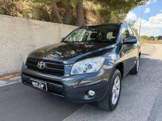 TOYOTA RAV 4 RAV4 2.2 D-4D Luxury CON GANCIO TRAINO