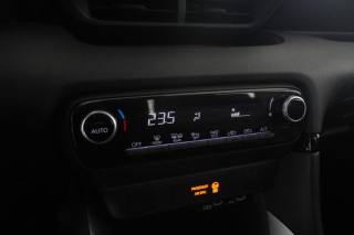 TOYOTA Yaris usata 8