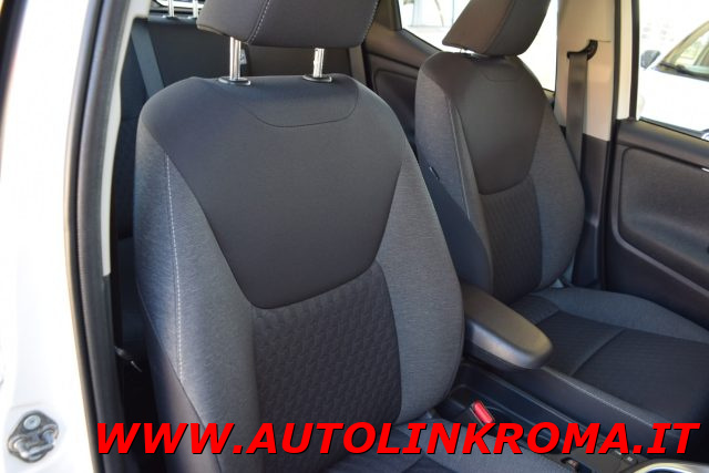 TOYOTA Yaris usata, con Autoradio digitale