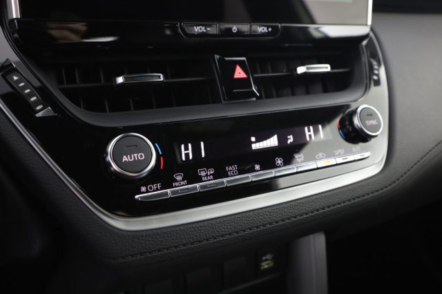 TOYOTA Corolla Cross usata 11