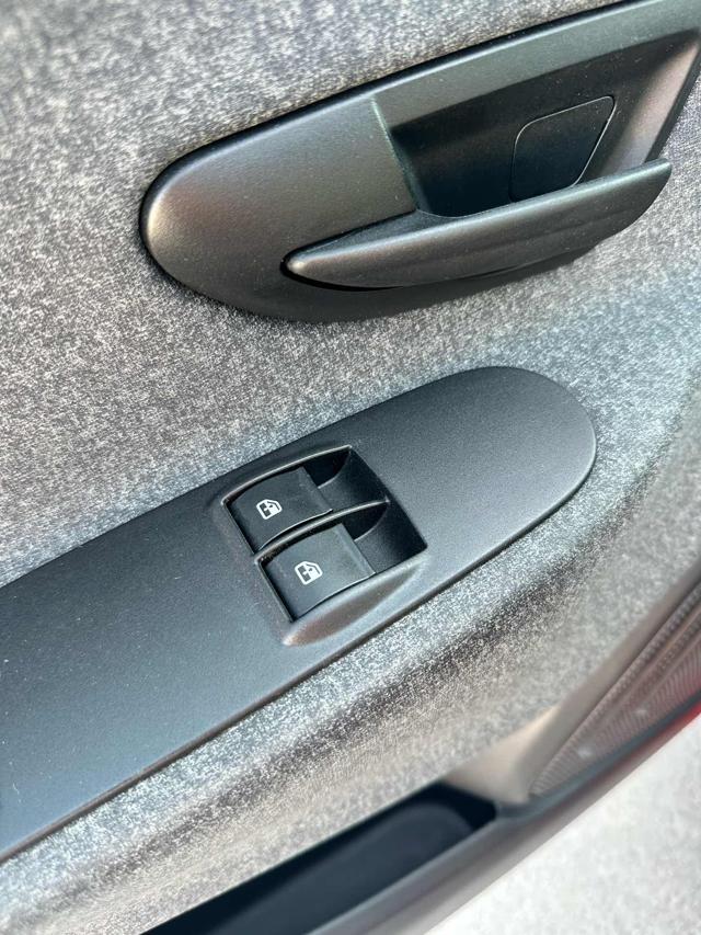 LANCIA Ypsilon usata, con USB