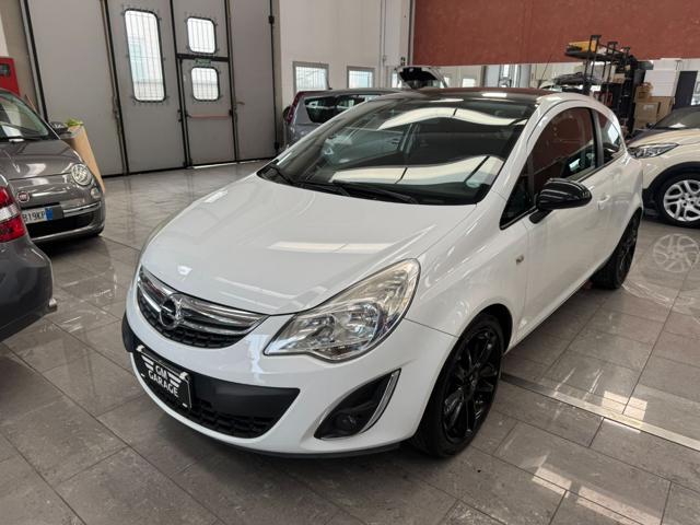 OPEL Corsa usata, con USB