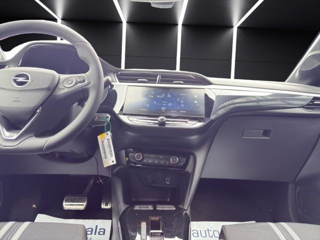 OPEL Corsa usata, con Volante in pelle