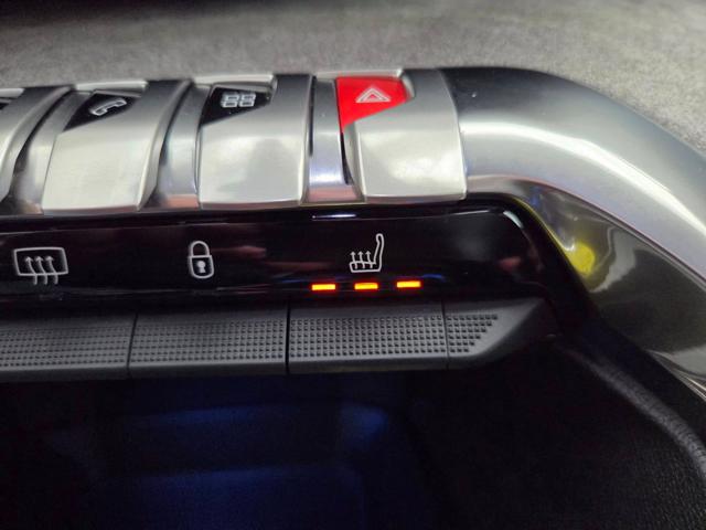 PEUGEOT 3008 usata, con Sedili riscaldati