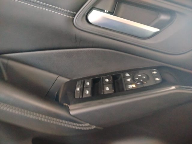 NISSAN Qashqai usata, con Controllo elettronico della corsia