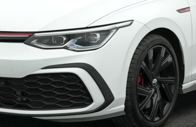 VOLKSWAGEN Golf usata, con Touch screen