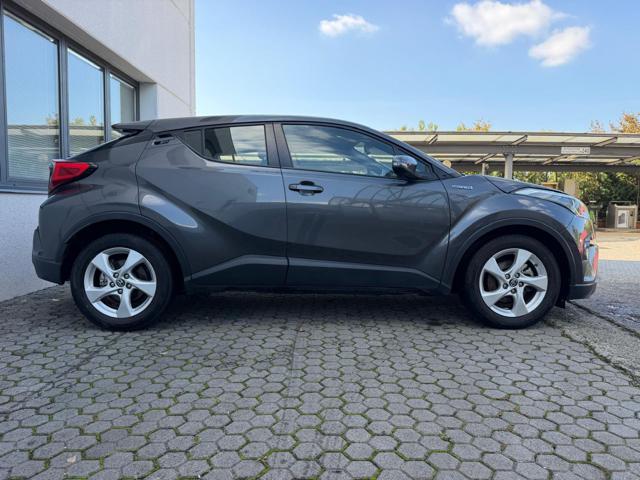 TOYOTA C-HR usata, con Autoradio