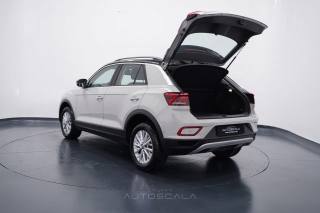 VOLKSWAGEN T-Roc usata 32