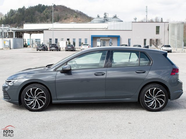 VOLKSWAGEN Golf usata, con USB