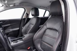 JAGUAR XE usata, con Controllo trazione