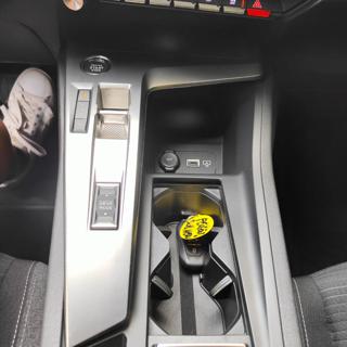 PEUGEOT 308 usata, con Leve al volante