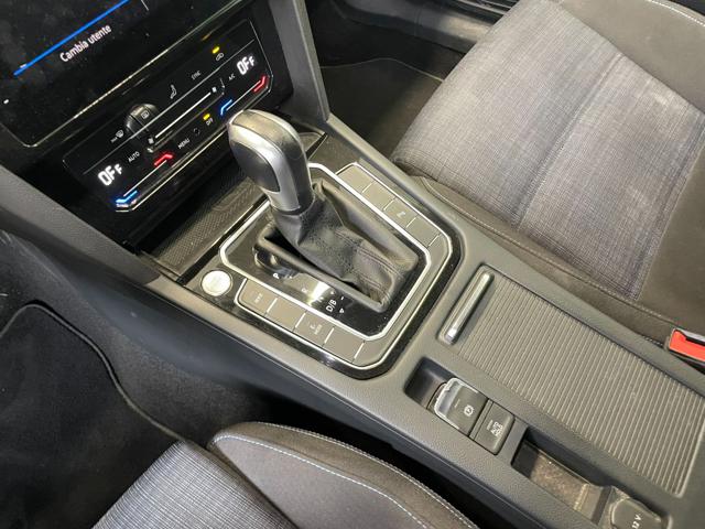 VOLKSWAGEN Passat Variant usata, con Servosterzo