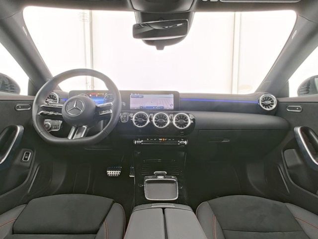 MERCEDES-BENZ CLA 180 usata, con Cerchi in lega