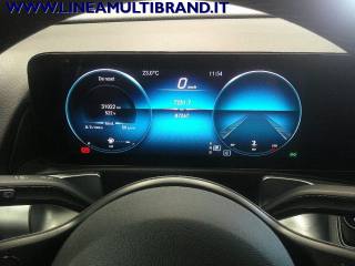 MERCEDES-BENZ GLB 180 usata, con Controllo automatico clima