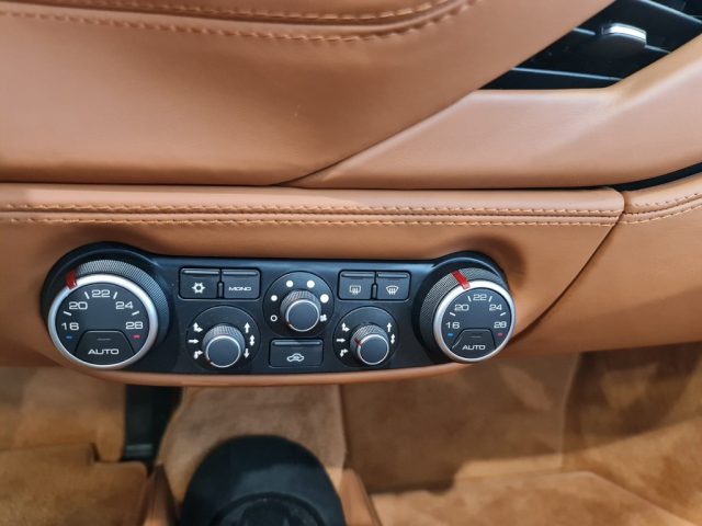 FERRARI 488 usata 24