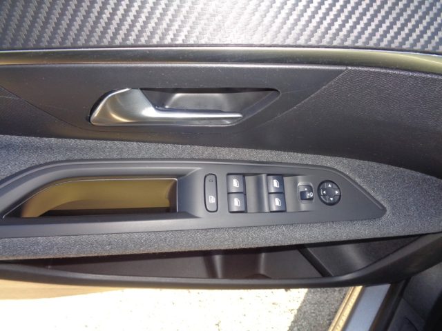 PEUGEOT 3008 usata, con Chiusura centralizzata