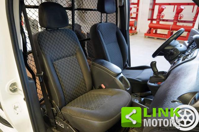 RENAULT Kangoo usata 14