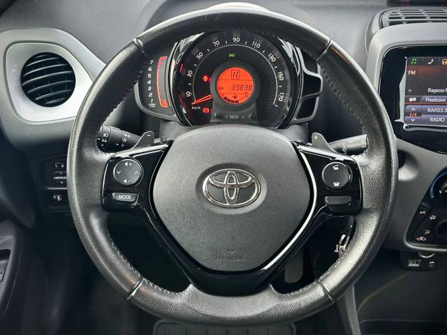 TOYOTA Aygo usata, con Leve al volante