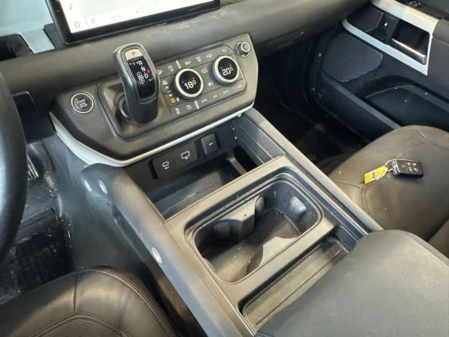 LAND ROVER Defender usata 23