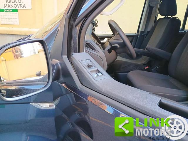 VOLKSWAGEN Caravelle usata 21