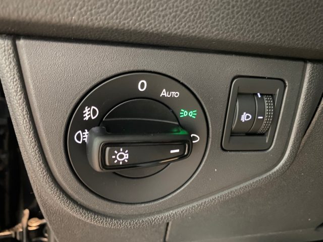 VOLKSWAGEN Taigo usata, con Touch screen