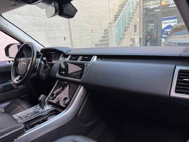 LAND ROVER Range Rover Sport usata, con Autoradio