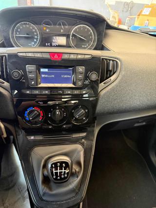 LANCIA Ypsilon usata, con USB