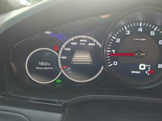 PORSCHE Cayenne usata, con Specchietti laterali elettrici