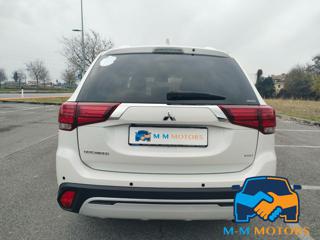 MITSUBISHI Outlander usata, con Autoradio