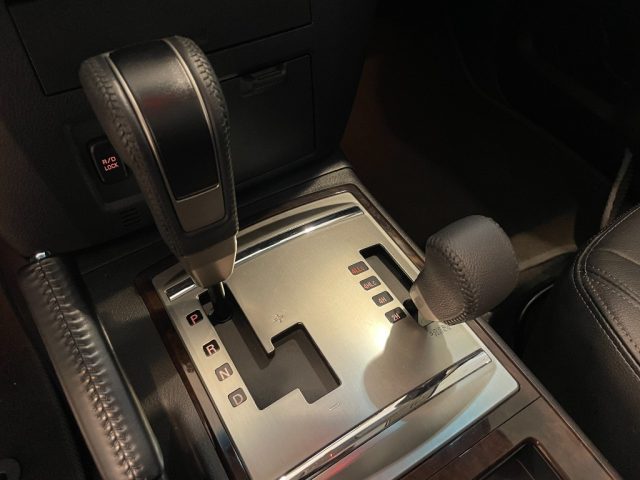 MITSUBISHI Pajero usata, con Vetri oscurati