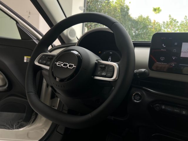 FIAT 600 usata, con Touch screen