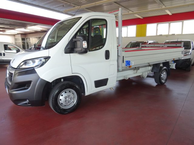 PEUGEOT Boxer usata, con Airbag