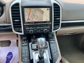 PORSCHE Cayenne usata, con Autoradio