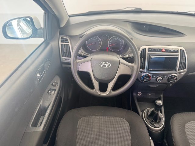 HYUNDAI i20 usata 13