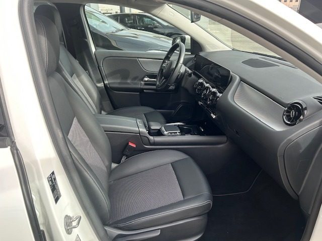 MERCEDES-BENZ GLA 180 usata, con Controllo trazione