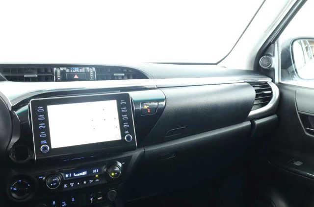 TOYOTA Hilux usata, con Regolazione elettrica sedili