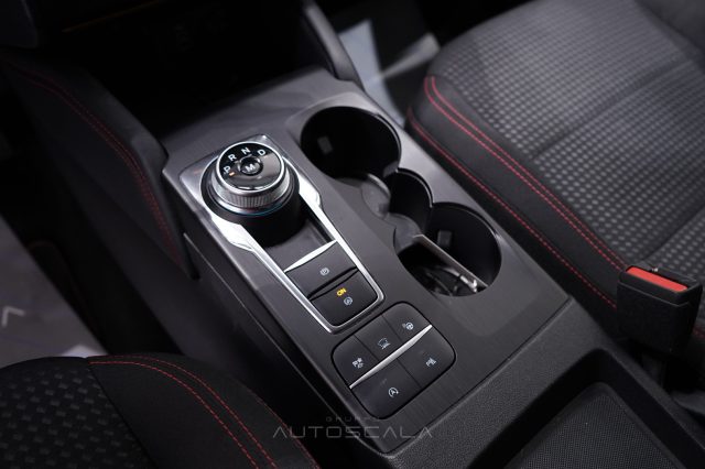 FORD Kuga usata, con Sistema di navigazione