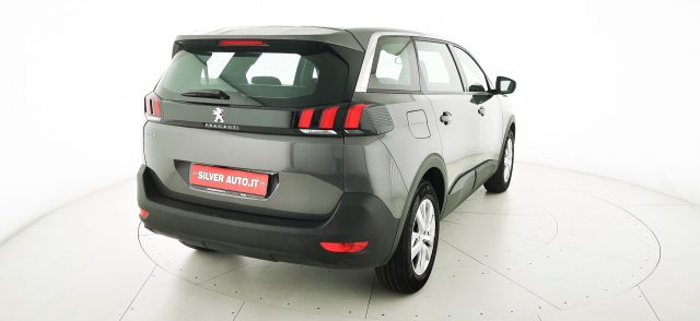 PEUGEOT 5008 usata, con Cerchi in lega
