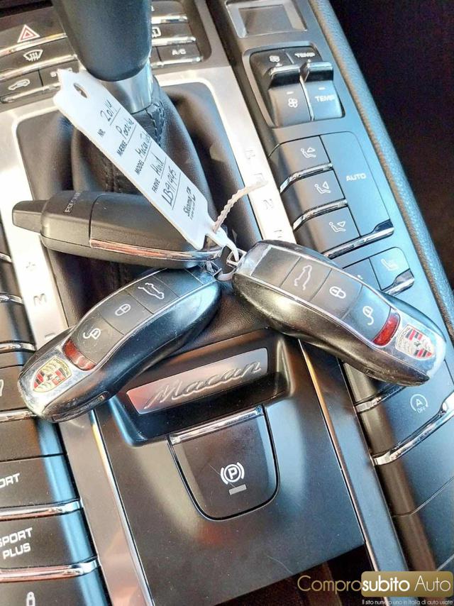 PORSCHE Macan usata 24