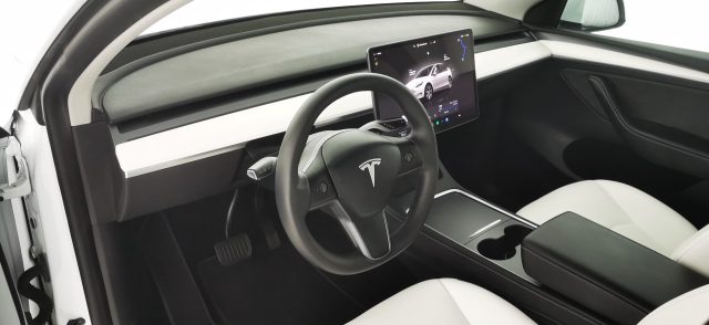 TESLA Model Y usata, con Chiusura centralizzata senza chiave