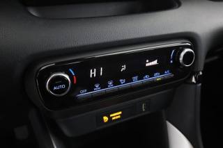 TOYOTA Yaris usata 8