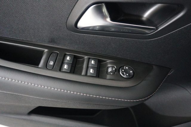 PEUGEOT 208 usata 17