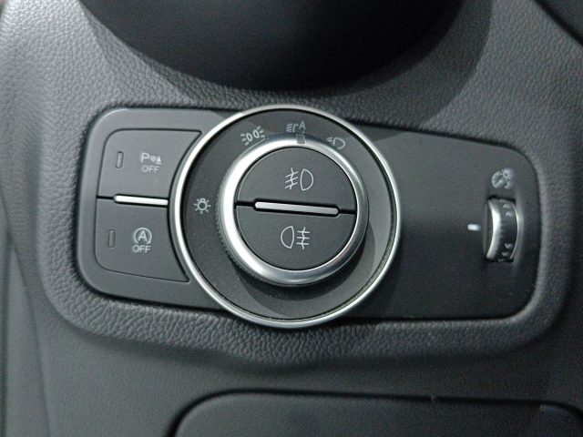 ALFA ROMEO Stelvio usata, con Autoradio digitale