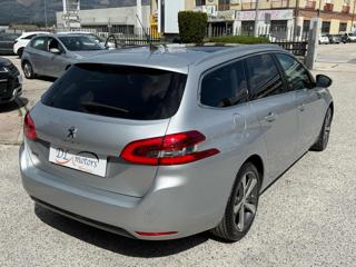 PEUGEOT 308 usata, con Alzacristalli elettrici