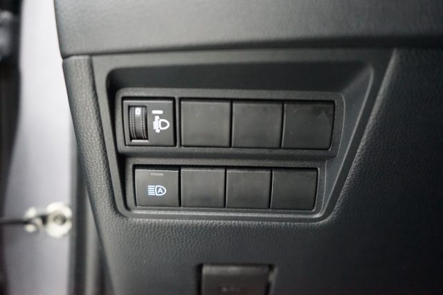 TOYOTA Yaris usata, con Specchietti laterali elettrici