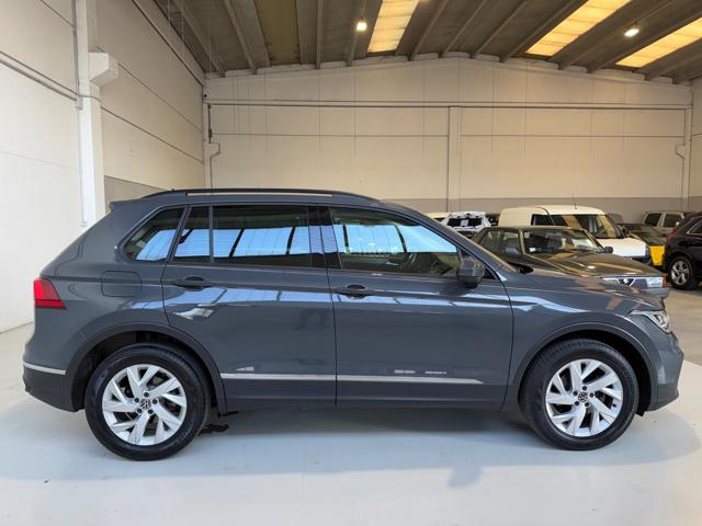 VOLKSWAGEN Tiguan usata, con Autoradio